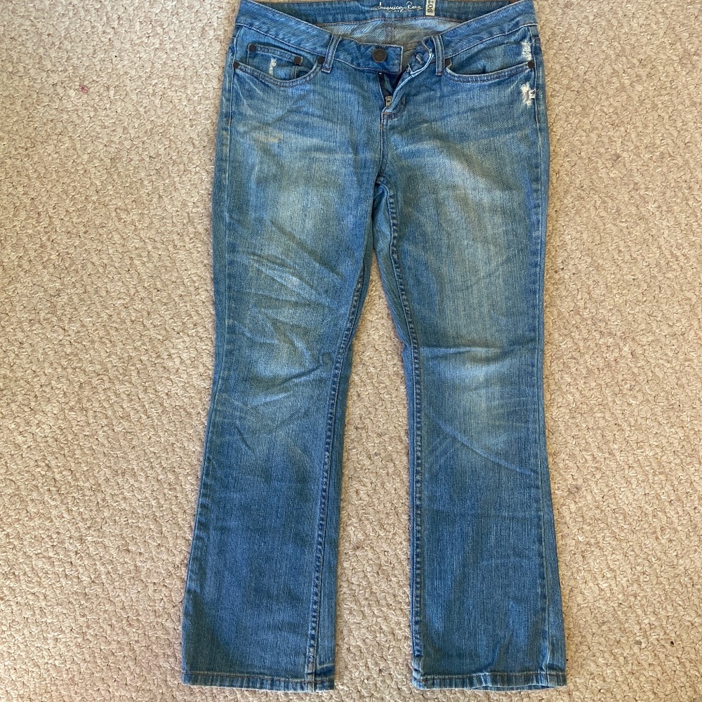 EXTREMELY COMFORTABLE BOOT CUT MEDIUM WASH JEANS